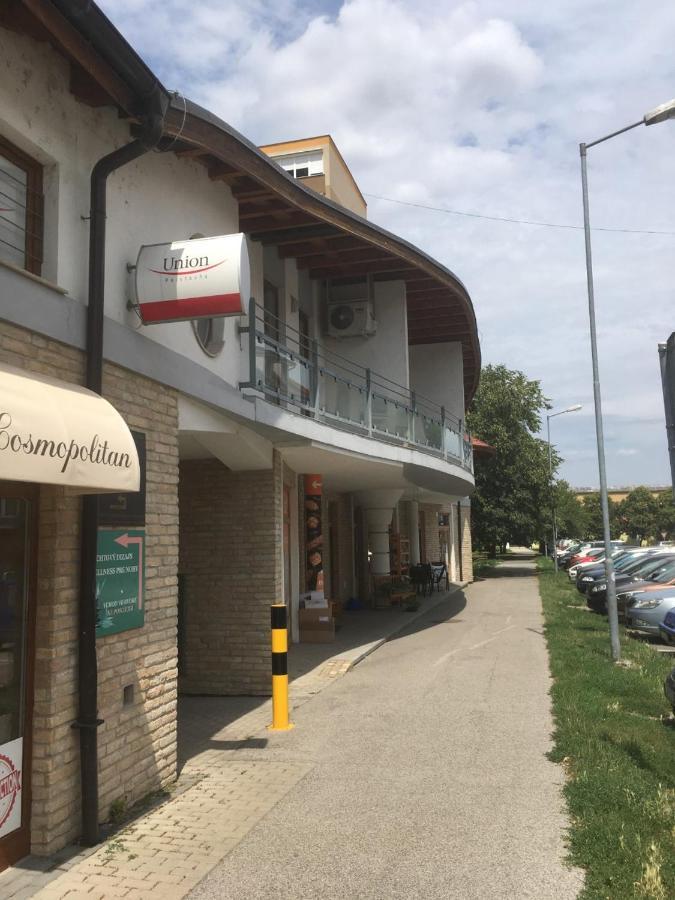 Konde Apartments B Dunajská Streda Dış mekan fotoğraf