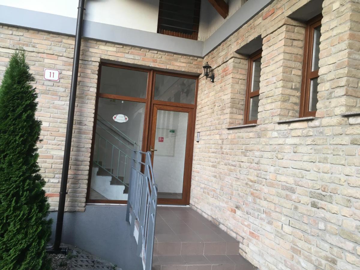 Konde Apartments B Dunajská Streda Dış mekan fotoğraf