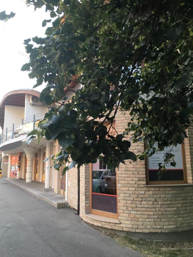 Konde Apartments B Dunajská Streda Dış mekan fotoğraf