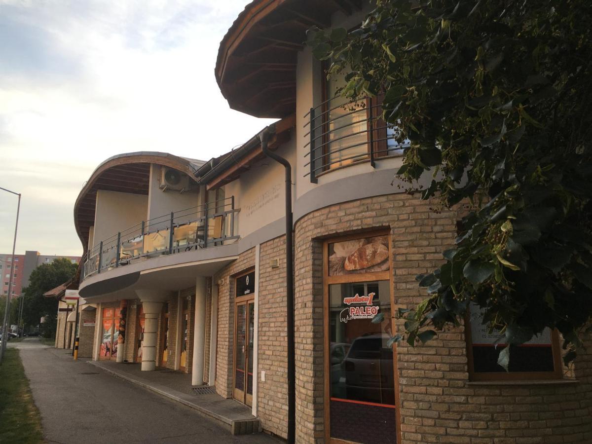 Konde Apartments B Dunajská Streda Dış mekan fotoğraf