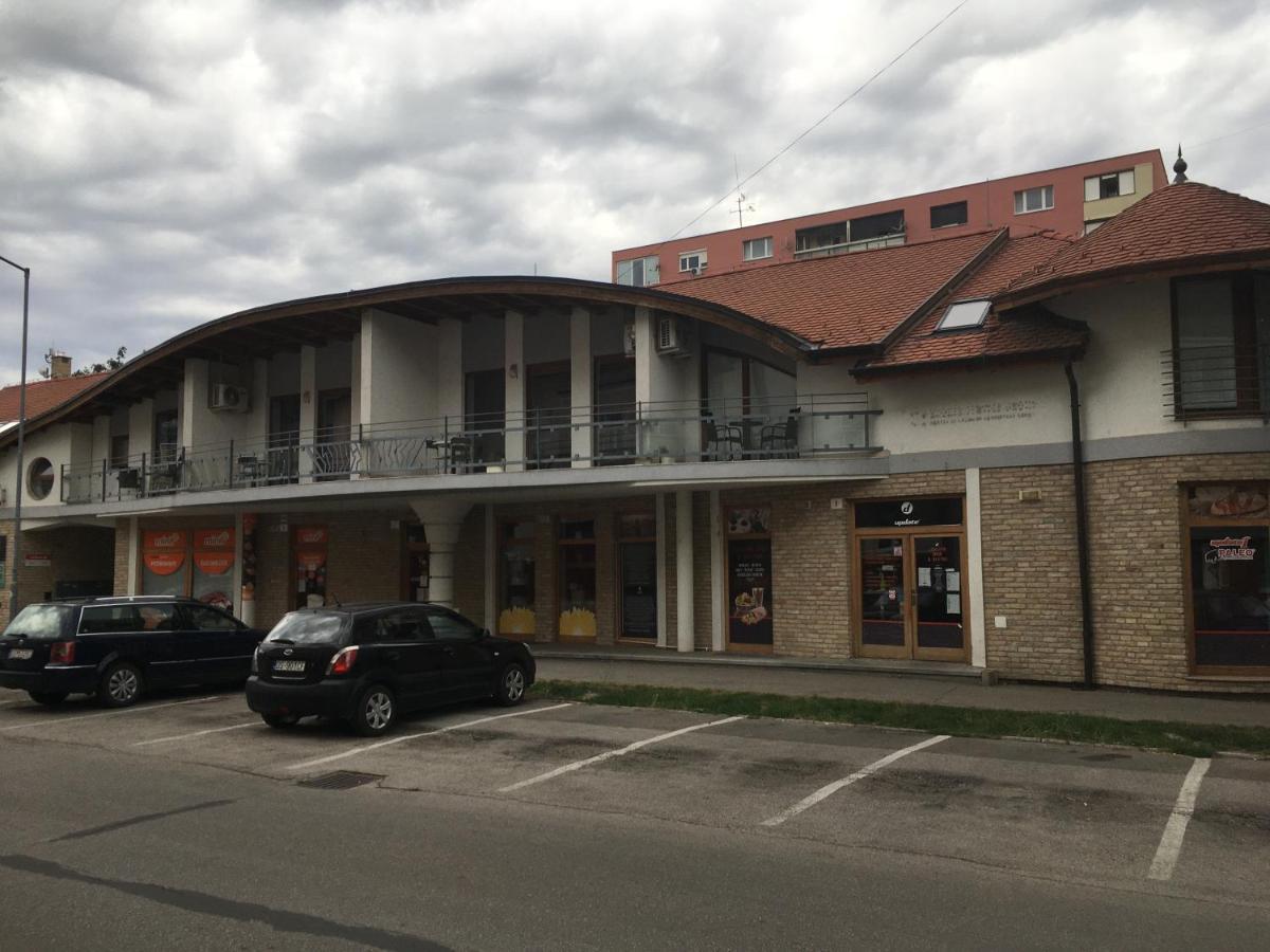 Konde Apartments B Dunajská Streda Dış mekan fotoğraf